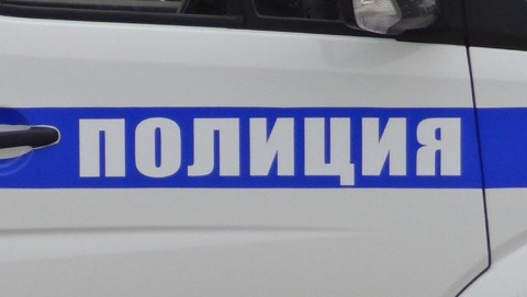 В Становлянском районе полицейские задержали курьера телефонных мошенников